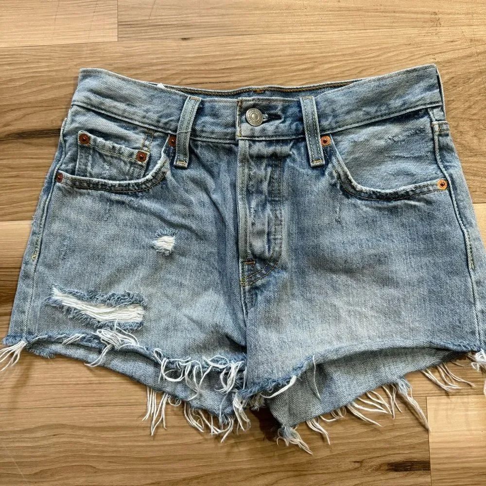Levi Strauss Cutoff Blue Shorts Women’s 25